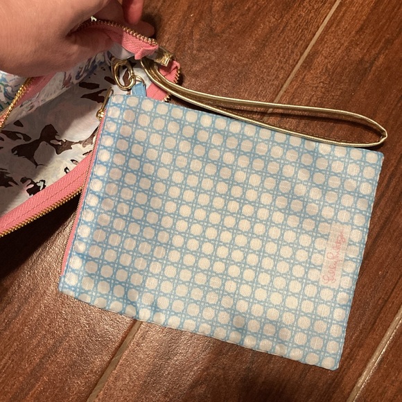 Lilly Pulitzer beach pouches & koozie in Surf Blue Soleil it on me print - Picture 4 of 5